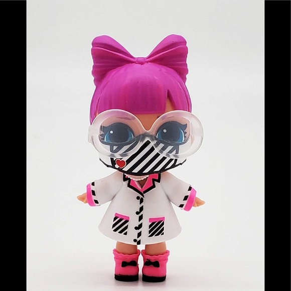 New L.O.L. Surprise! MGAE Cares Limited Edition Frontline Hero with 7 Surprises - Picture 5 of 11